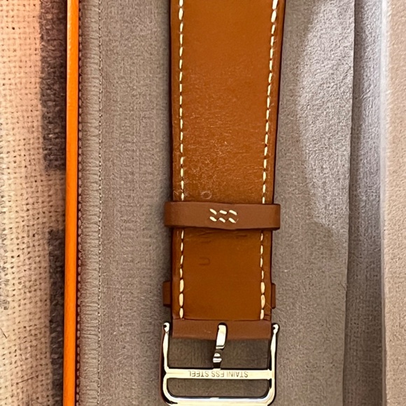 Apple Watch Hermes Edition Leather Watch Band Gold 45mm - Picture 4 of 9